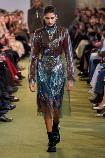 Look 26